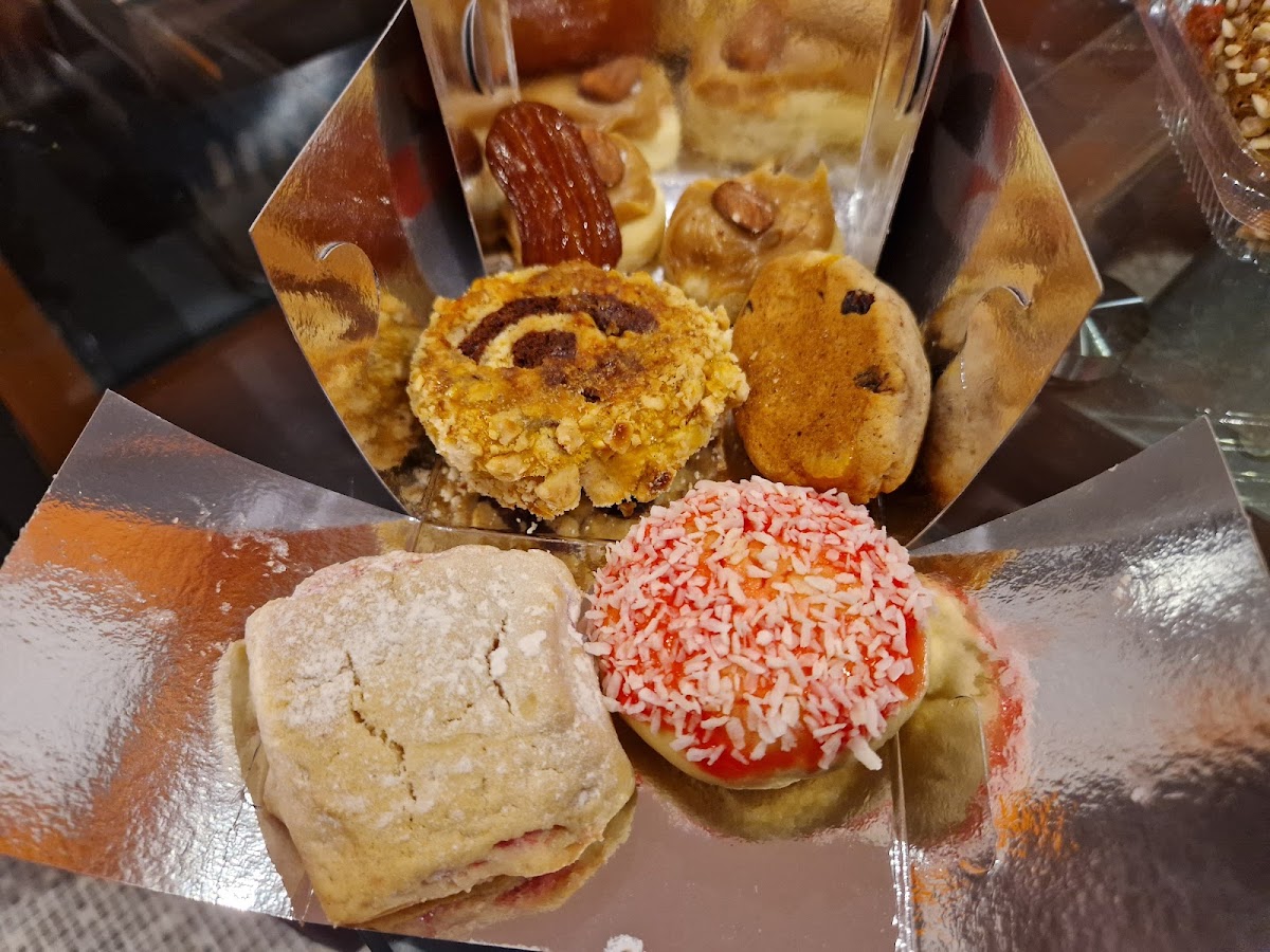 Istanbul Cakes and Baklavas